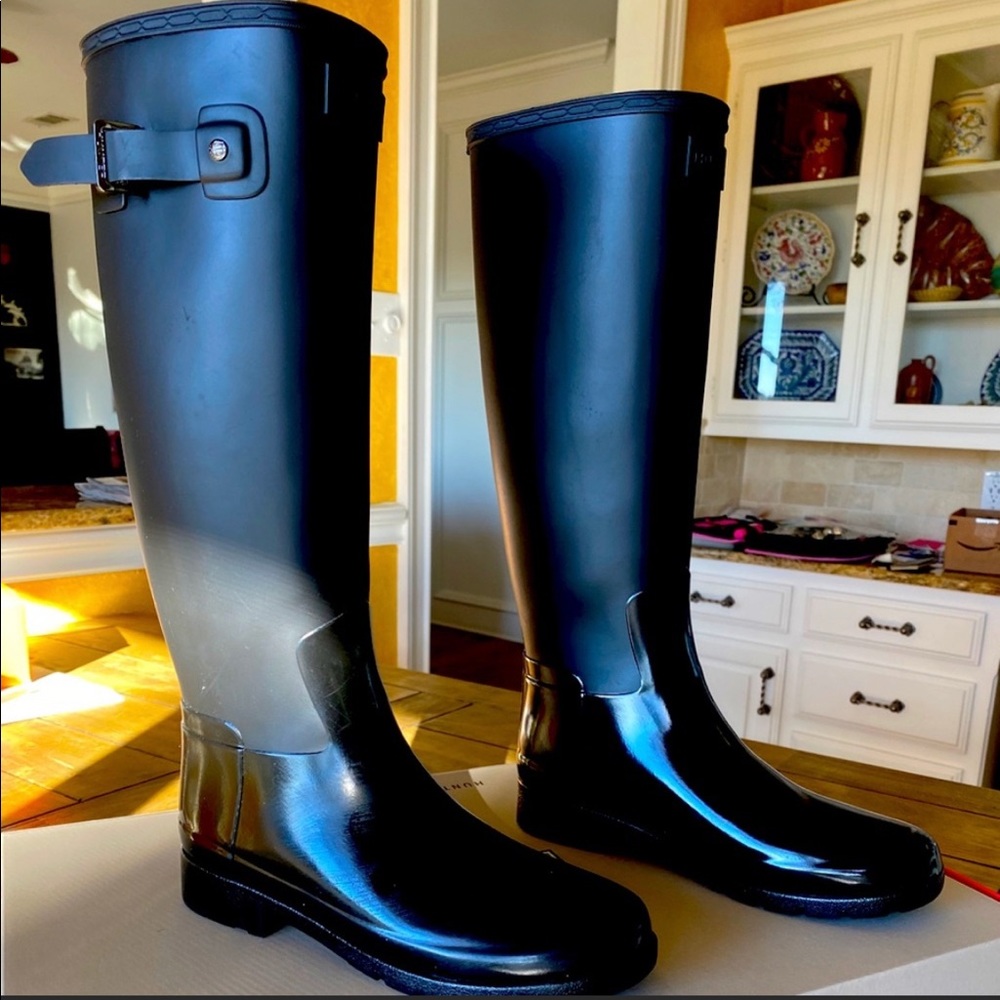 Hunter Tall Slim Rain Boots (Free Boot Socks)